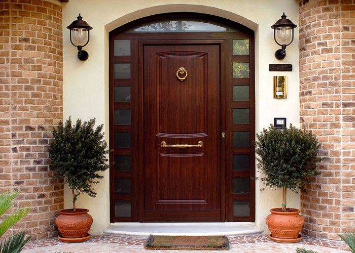 Особенности выбора бронированных дверей для дома и офиса