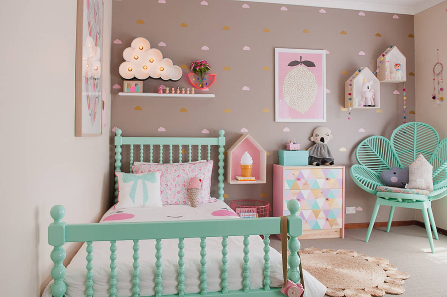 Кімната для дівчаток: як облаштувати дизайн дитячої
